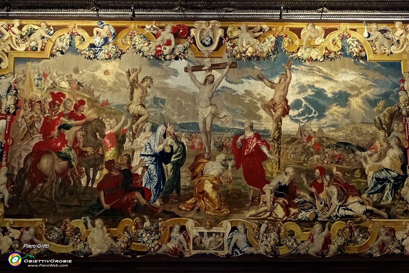 83 Arazzo , Crocifissione di Cristo.JPG